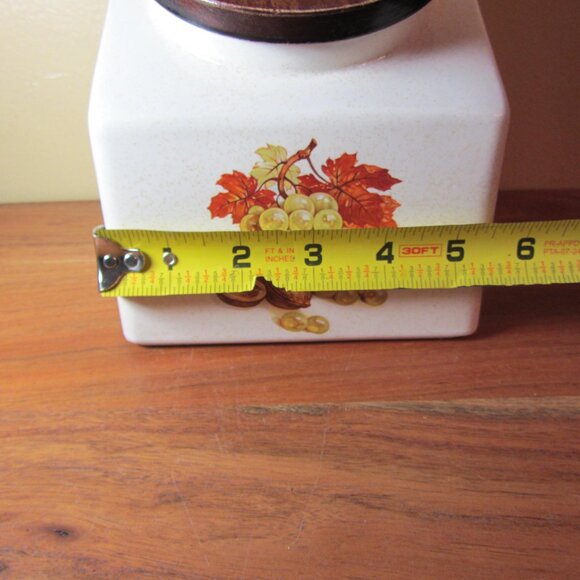 Hyalyn Pottery Canister vintage fruit Pattern wood Lid retro (W4742) - Picture 5 of 16